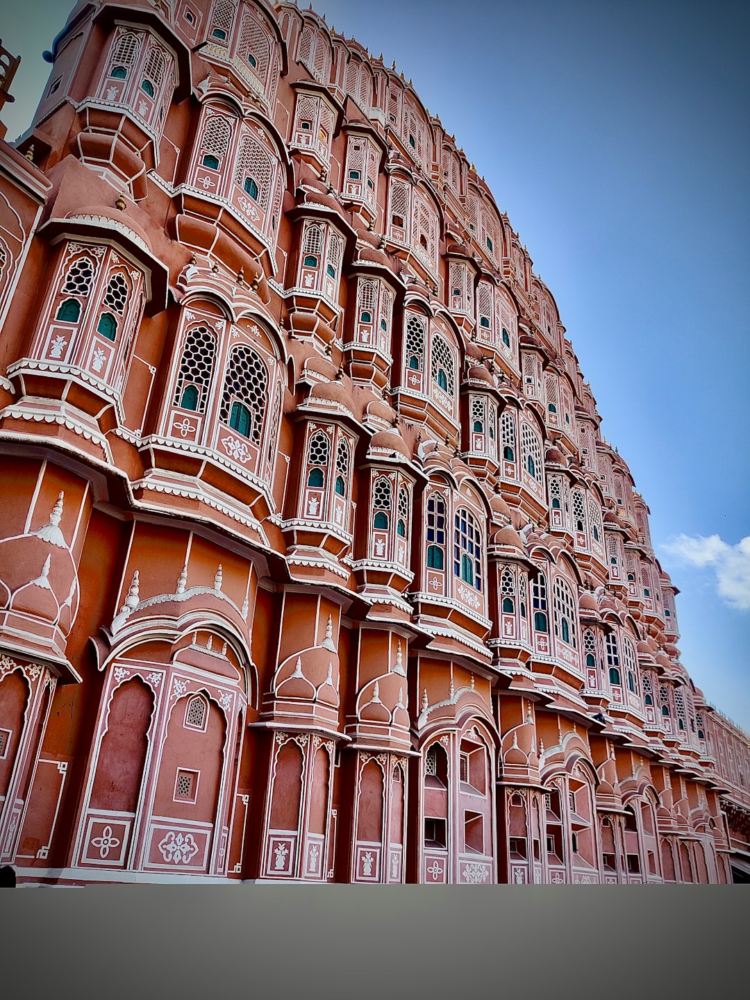 Jaipur Hawa Mahal in Rajasthan - Royal heritage palace tour